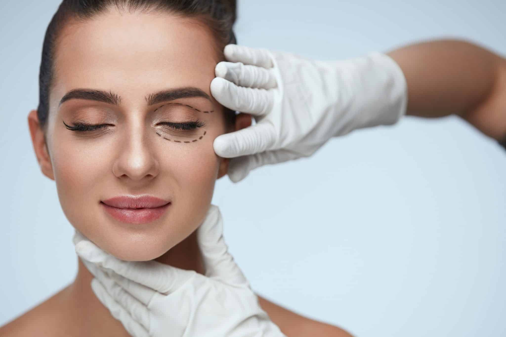 Eliminar las bolsas debajo de los ojos sin cirugía