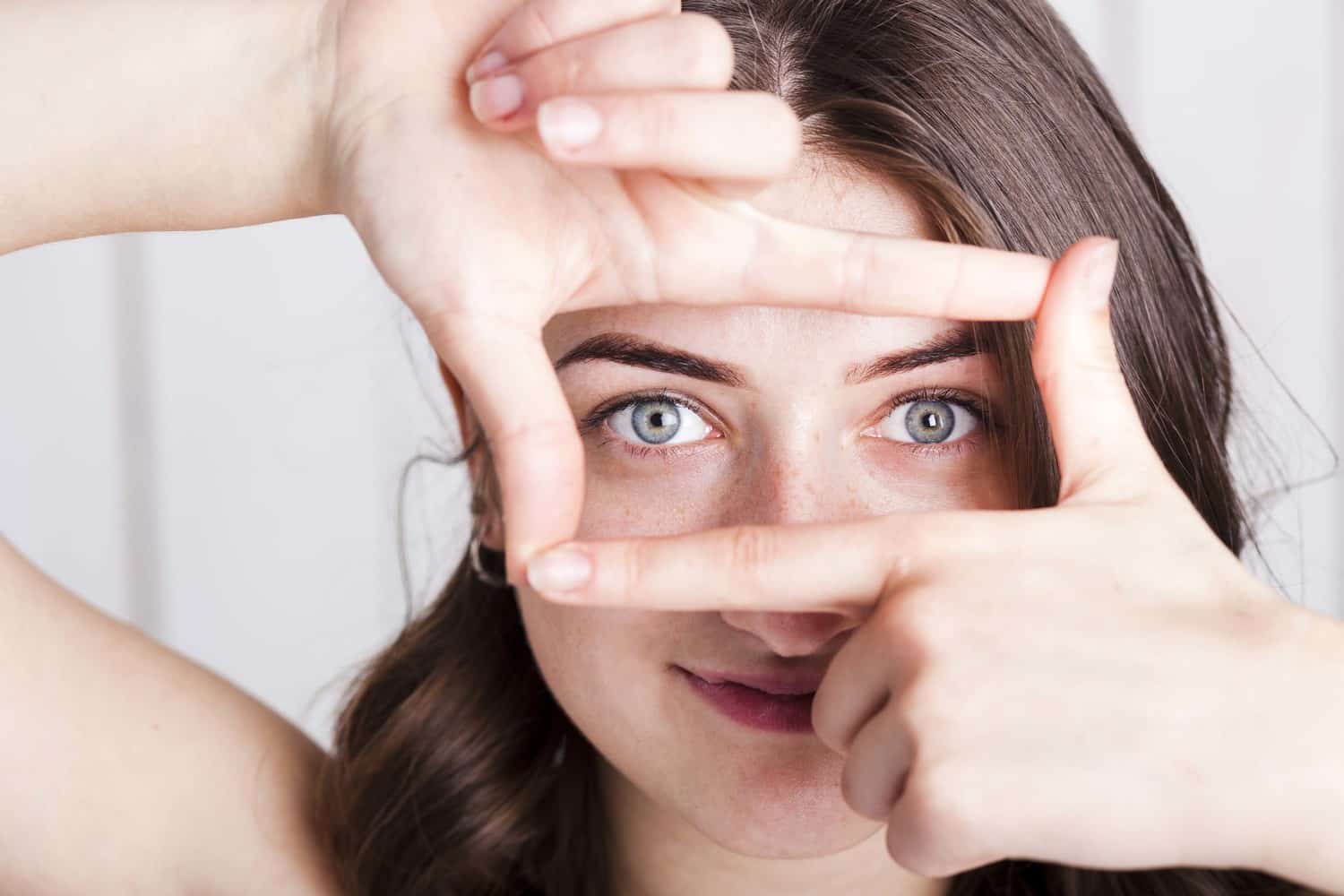 Eliminar las bolsas debajo de los ojos sin cirugía