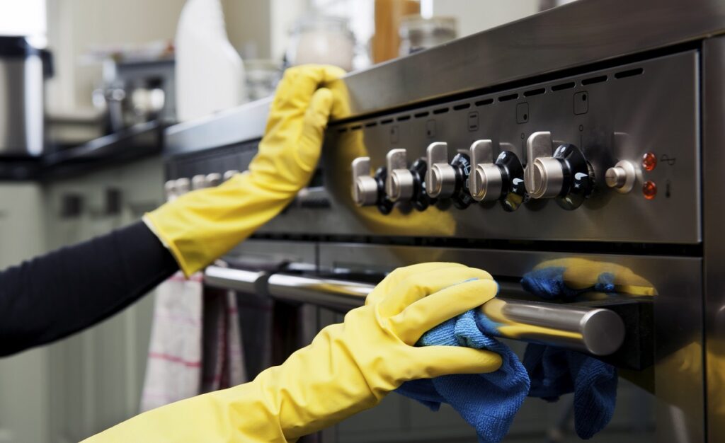Cómo limpiar el horno de la cocina